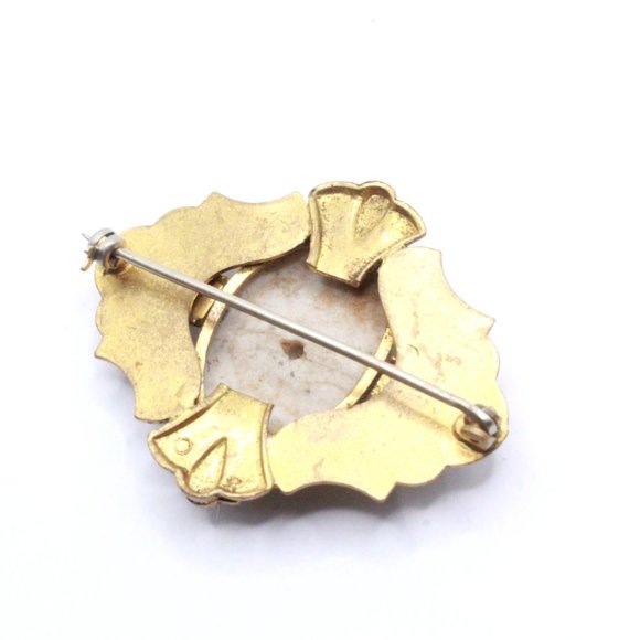 Antique Art Deco Hand Painted Porcelain Courtship Cabochon Pin - Picture 6 of 6